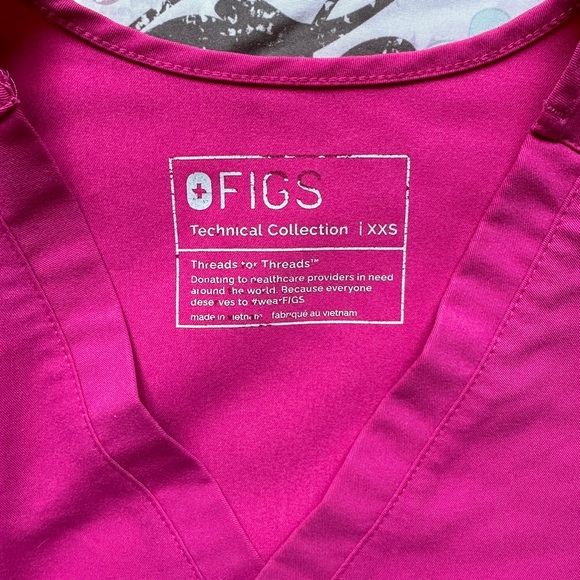 FIGS TOP - nurse uniform in pink - Picture 2 of 3